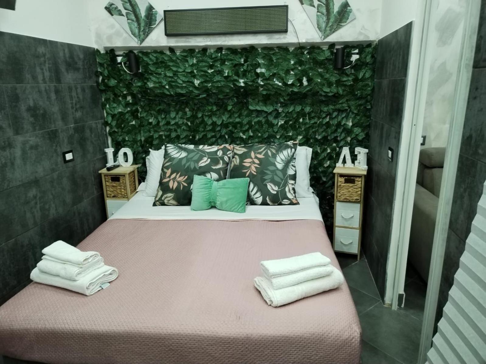 Casa Di Vincenzo Bed and Breakfast Napels Buitenkant foto